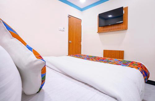 Malad West Hotel | Via Raj Palace - 1 km to Sakinaka Metro