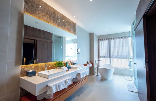 Vung Tau Hotel | Vias Hotel Vung Tau - Transportation Included