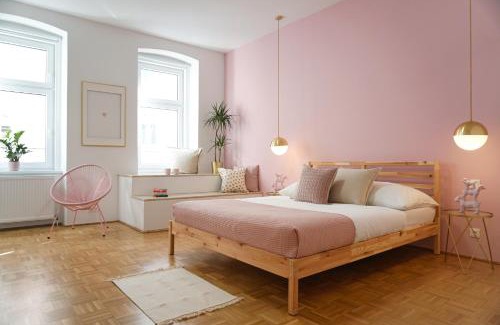 Hernals Apartment | Vibrant Design Apartments - Full Kitchen - Wi-Fi - 18 Mins to City Centre