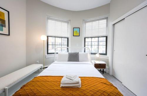 Prudential - St. Botolph Apartment | Vibrant Studio in Prudential Area
