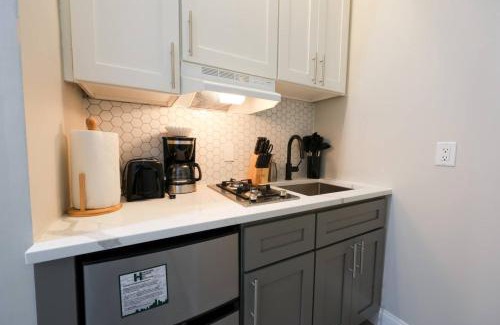 Prudential - St. Botolph Apartment | Vibrant Studio in Prudential Area