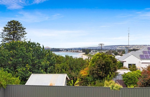 McCracken Apartment | Victor View - With Space and Views