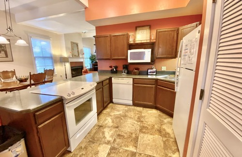 Steinhatchee Cottage | Victorian Cottage 7