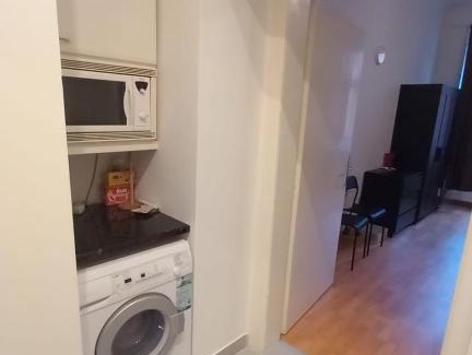 Rudolfsheim-Funfhaus Apartment | Vienna Center Studio
