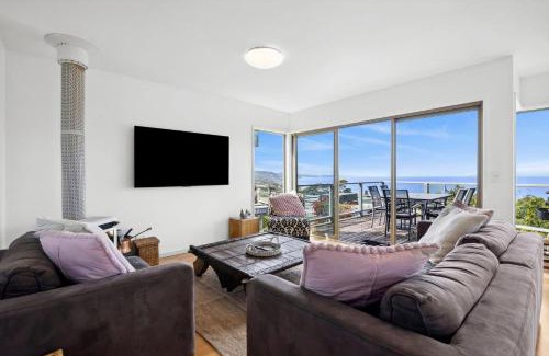 Lorne House | View from the Hill