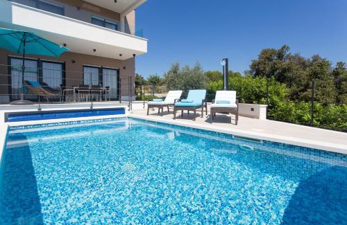 Vinisce Villa | View Villas Collection