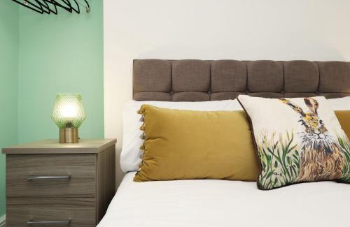 Castle House | Viewing deck, on-street parking, City Centre Location