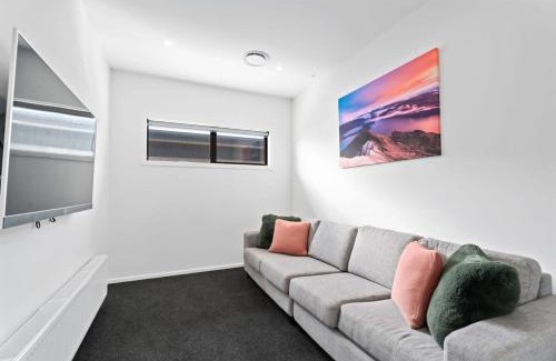 Wanaka House | Views on Farrant