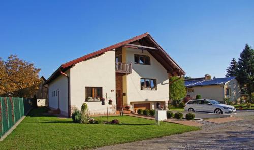 Raksa House | Vila Harmónia