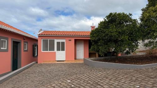 Canhas House | Vila Rocha Do Sol 59B - Ensuite Room With Balcony View
