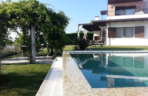 Rosolina Villa | Villa ∙ 4 bedrooms ∙ 7 guests