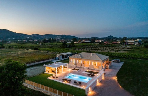 Neromilos Villa | Villa Abelia relax in our Private Salt Water Pool