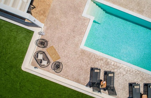 Neromilos Villa | Villa Abelia relax in our Private Salt Water Pool