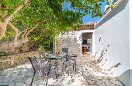 Mpogdanatika Villa | Villa Adamantia Paxos