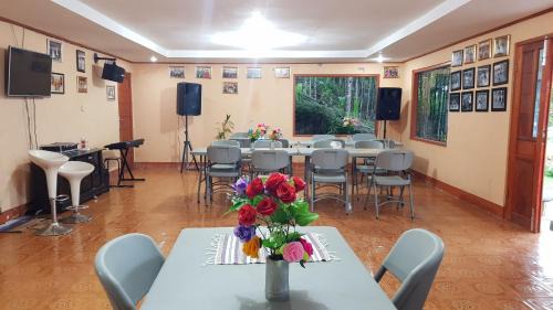 Manggarai Hotel | Villa Alam Flores Mbohang Ruteng Mitra RedDoorz
