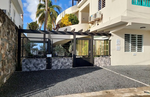 Stella Villa | Villa Almarys - Oceanfront - 6 guests - pet friendly - at Stella, Rincón