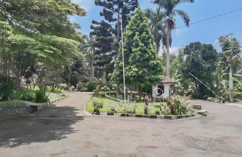 Sukabumi Hotel | Villa Anyelir Yustik Mitra RedDoorz