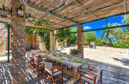 Asprouliani Villa | Villa Avra by Villa Plus
