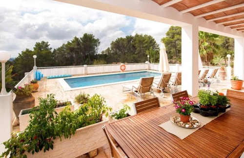 Sant Joan de Labritja Villa | Villa 'Casa Es Socorrat' with Mountain View, Wi-Fi and Air Conditioning