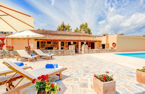 Pollensa Villa | Villa Can Daniel for six people with pool and BBQ