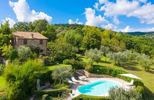 Montegabbione Villa | Villa Caporlese: Large Private Pool, WiFi