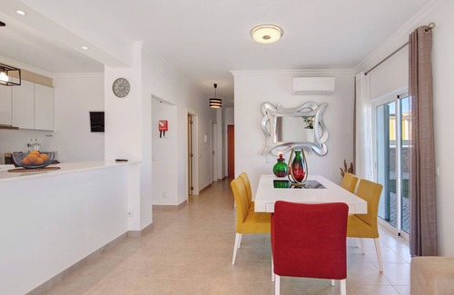 Silves Villa | Villa 'Casa Barros' with Mountain View, Wi-Fi and Air Conditioning