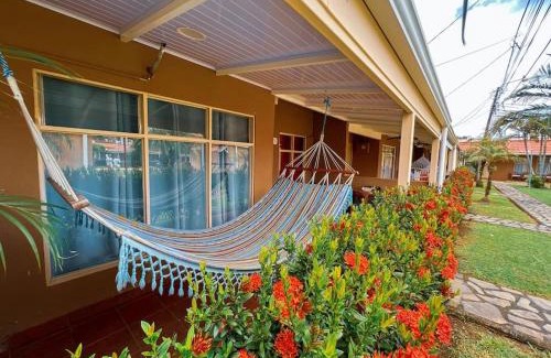 Jaco House | Villa Coco 55, Few Steps from beach and Free Wifi