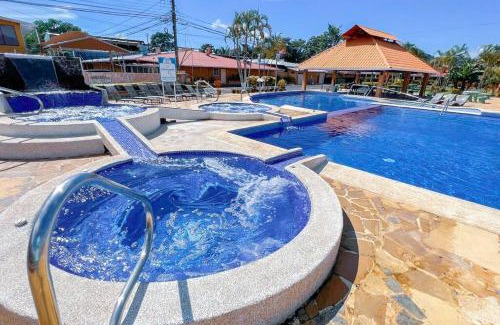 Jaco House | Villa Coco 55, Few Steps from beach and Free Wifi