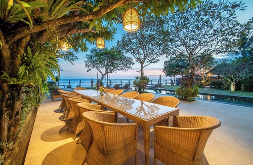 Sengkidu Villa | Villa Cocoa Maya: Beautiful large villa steps from the beach