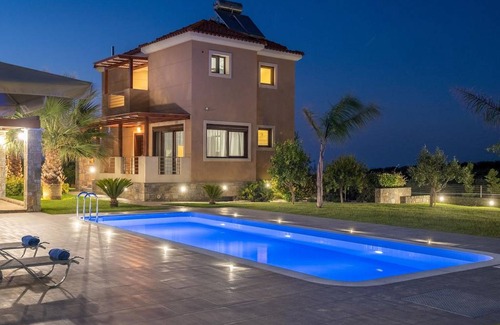 Malevizi Villa | Villa David with private pool
