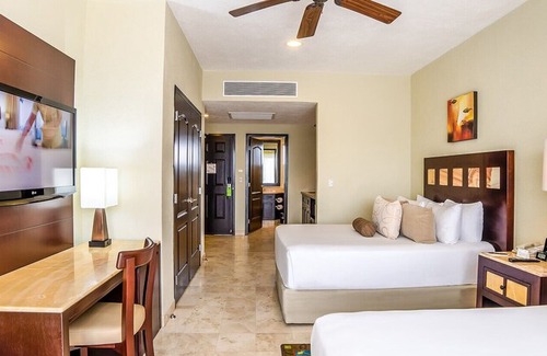 Punta Sam House | Villa del Palmar Cancun 2 BR Suite