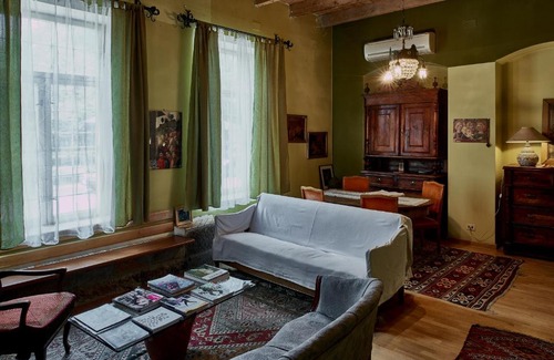 Kentron Hotel | Villa Delenda