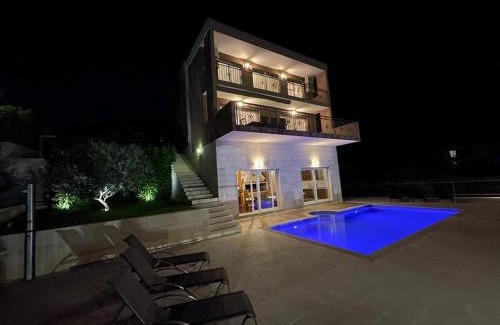Klis Villa | Villa Diosa de la Aurora