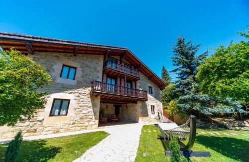 Zubiate Villa | VILLA DOLARETXE by Urdaibai Rentals