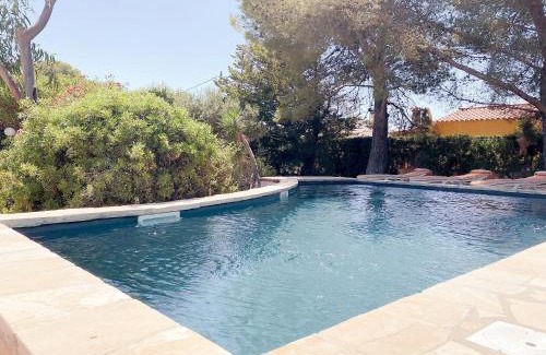 Les Tres Cales House | Villa Dos Calas - Bonita Villa de estilo rustico y piscina de agua salada