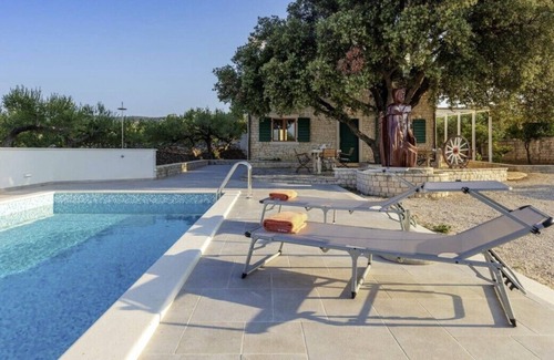 Praznica Villa | Villa Dubrava in Pučišća - Haus für 5-7 Personen