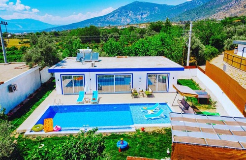 Uzumlu Apartment | Villa ece didem Havuzlu jakuzili huzurlu rahat bir villa