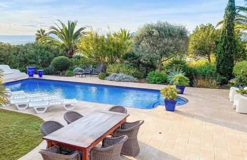 Ermita Villa | Villa Flores Javea - Four Bedroom Villa, Sleeps 8