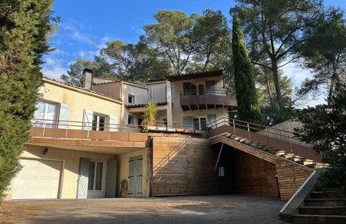 Montferrier-sur-Lez House | Villa for rent 3bed 3bath, sleeps 6, pool. Mid-June/mid-September. Montferrier