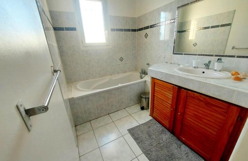 Gigean Villa | Villa Good Vibes, près des plages ( 10 mn étang de thau, 15 mn mer)