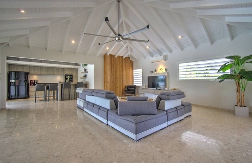 Plum Bay House | Villa Grenadine Dans le Domaine des Terres Basses à 3 Minutes de la Plage
