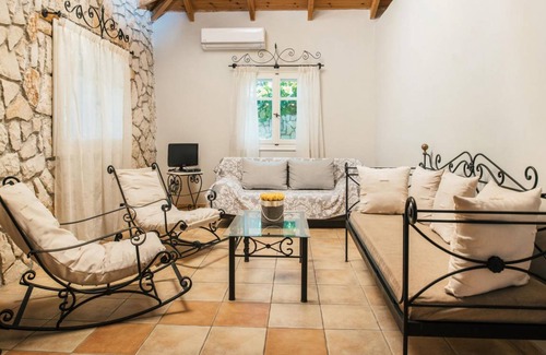 Marathias Villa | Villa Helona with private pool
