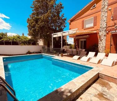 Huetor Vega Villa | VILLA HUETOR , Piscina y barbacoa privada