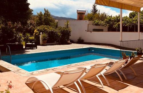 Huetor Vega Villa | VILLA HUETOR , Piscina y barbacoa privada