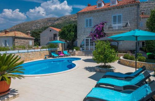 Pile Villa | Villa Ida