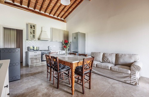 Colle di Val d'Elsa Villa | Villa in Colle Di Val D’elsa with 4 bedrooms sleeps 8