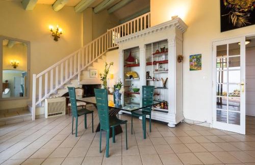 Hyeres Villa | Villa in Hyères near Beach & Pool