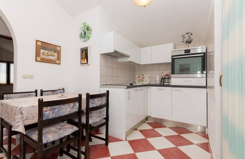 Sestanovac Villa | Villa Ivka-Omiš by Villas Guide
