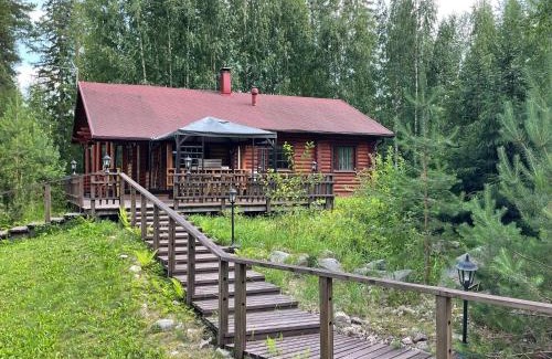 Lotjola Villa | Villa Joutsen with jacuzzi