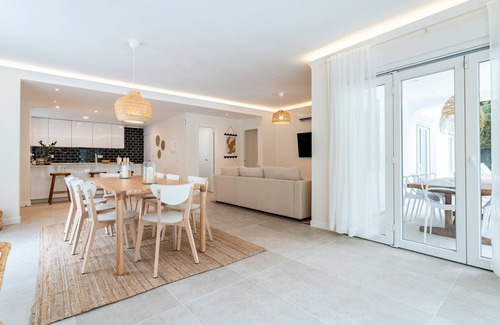 Mijas Villa | Villa 'Lemac' with Private Pool, Private Terrace and Air Conditioning